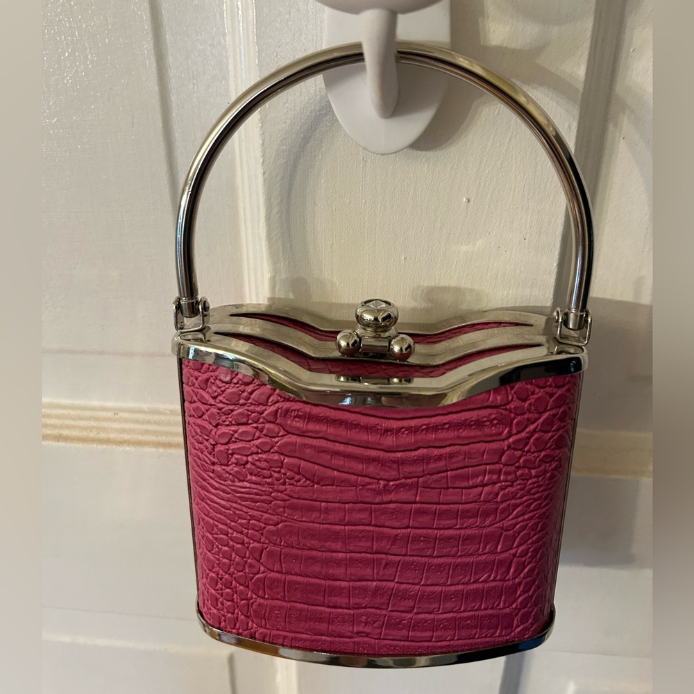 Unique, small purse perfect for any outfit
